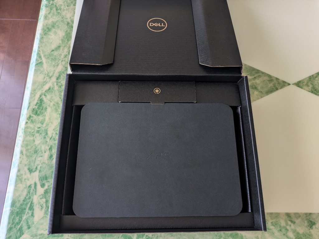 DELL XPS13 PC ノートパソコン