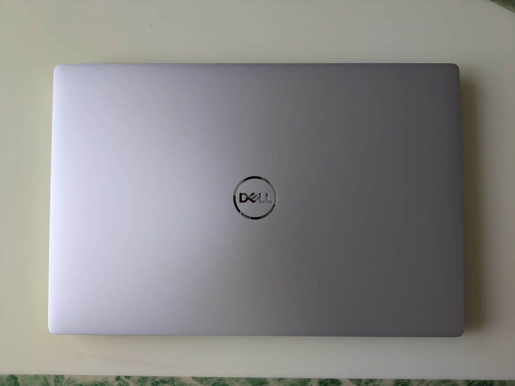 DELL XPS13 PC ノートパソコン