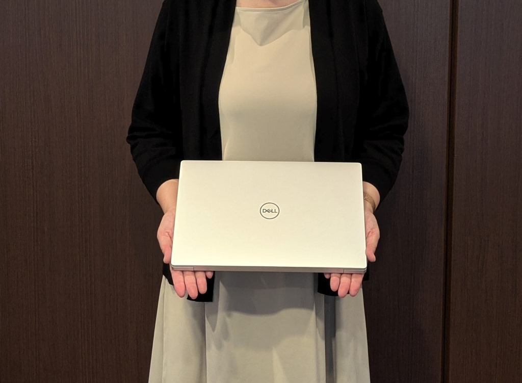 DELL XPS13 PC ノートパソコン