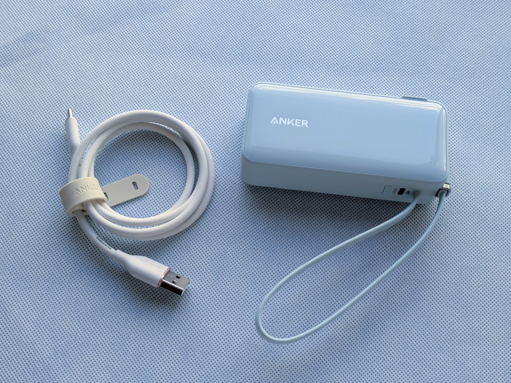 Anker Power Bankモバイルバッテリー(10000mAh, Fusion, Built-In USB-C ケーブル)A1637